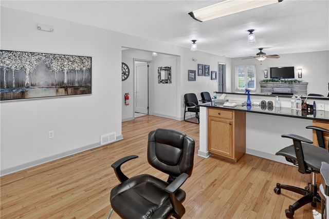 9150 Perry Hwy, Mccandless, PA 15237