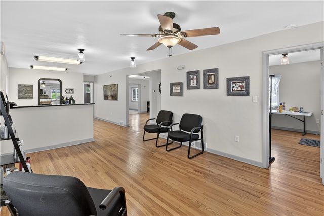9150 Perry Hwy, Mccandless, PA 15237