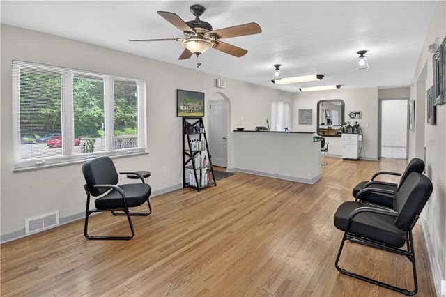 9150 Perry Hwy, Mccandless, PA 15237