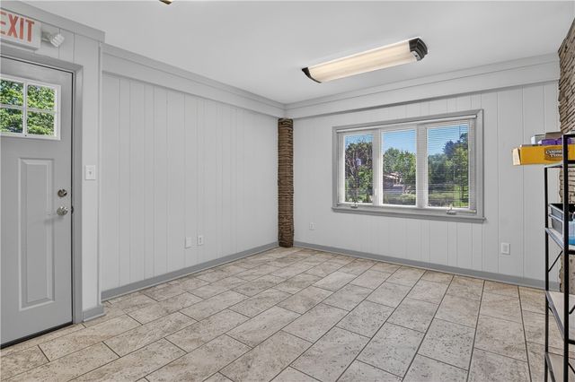 9150 Perry Hwy, Mccandless, PA 15237