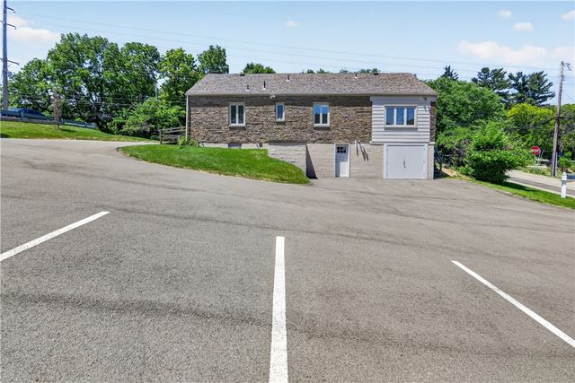 9150 Perry Hwy, Mccandless, PA 15237