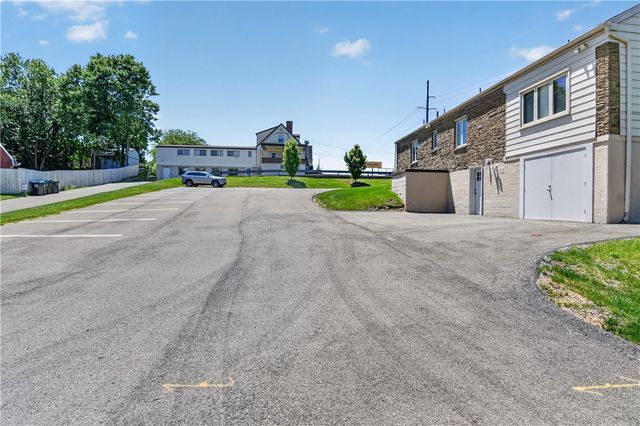 9150 Perry Hwy, Mccandless, PA 15237
