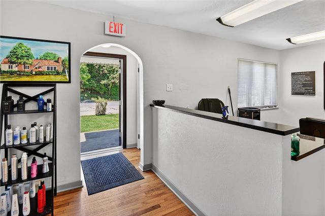 9150 Perry Hwy, Mccandless, PA 15237