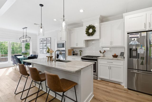75 W Cadbury Ln., Hattiesburg, MS 39402