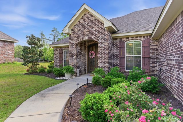75 W Cadbury Ln., Hattiesburg, MS 39402