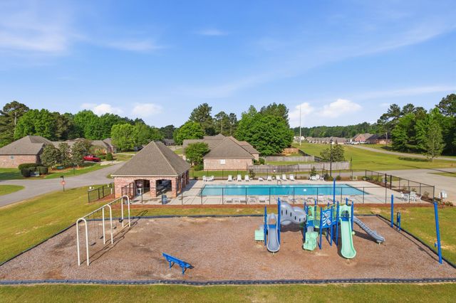 75 W Cadbury Ln., Hattiesburg, MS 39402