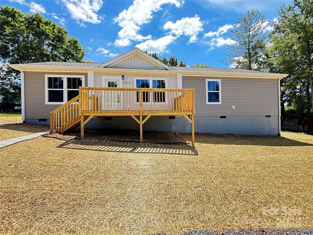 1411 Cliffside Place SE, Lenoir, NC 28645