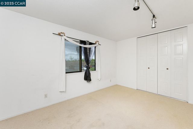 8715 Eastwood Ct, Stockton, CA 95209