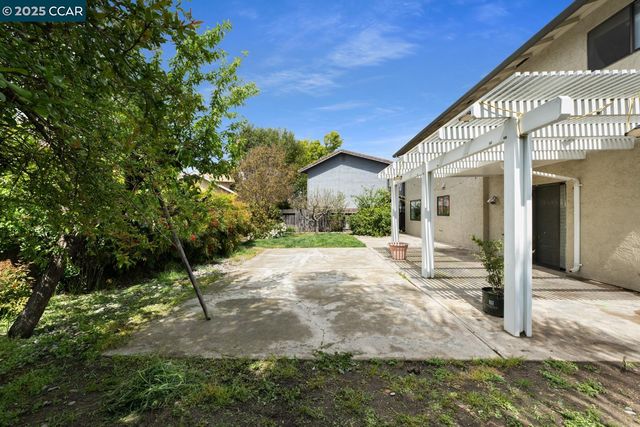 8715 Eastwood Ct, Stockton, CA 95209