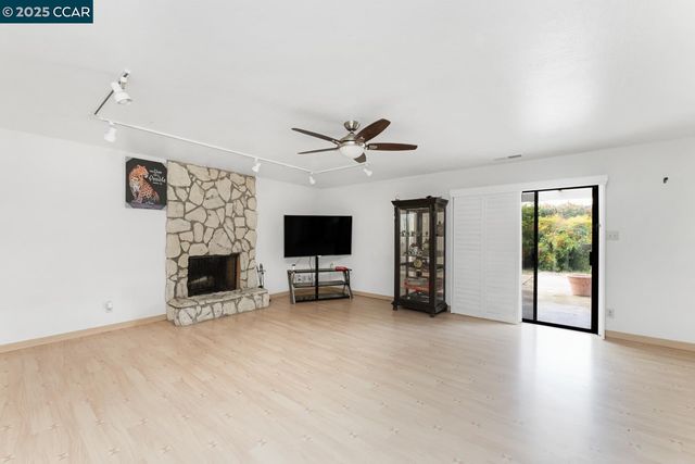 8715 Eastwood Ct, Stockton, CA 95209