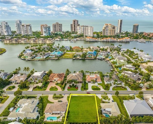 4228 Crayton RD, Naples, FL 34103