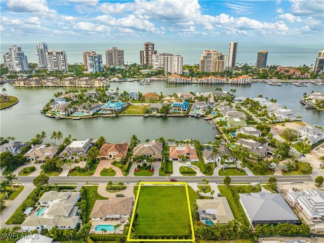 4228 Crayton RD, Naples, FL 34103