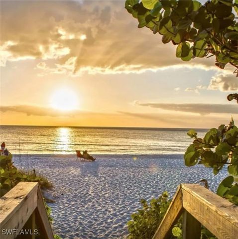 4228 Crayton RD, Naples, FL 34103