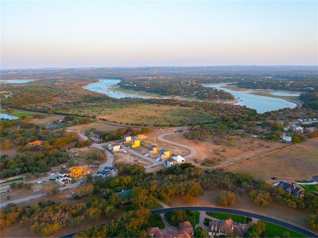 26039 Masters PKWY, Spicewood, TX 78669