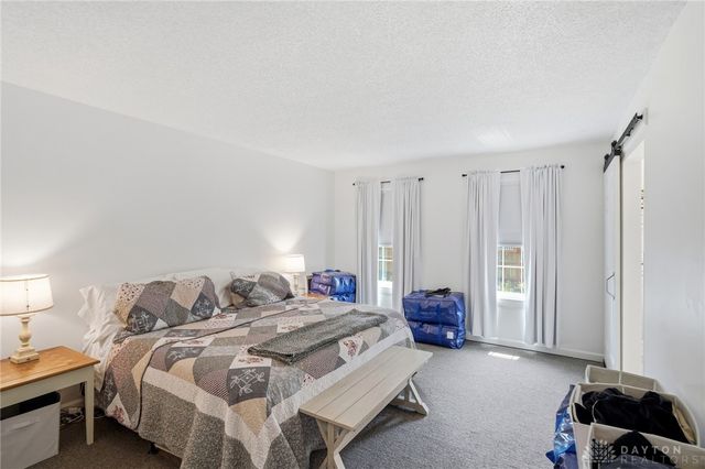 927 Golden Meadows Court, Trenton, OH 45067