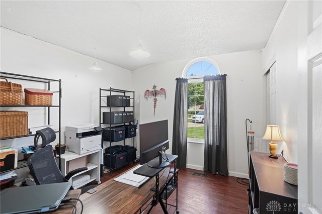 927 Golden Meadows Court, Trenton, OH 45067