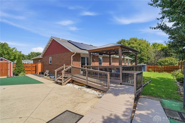 927 Golden Meadows Court, Trenton, OH 45067