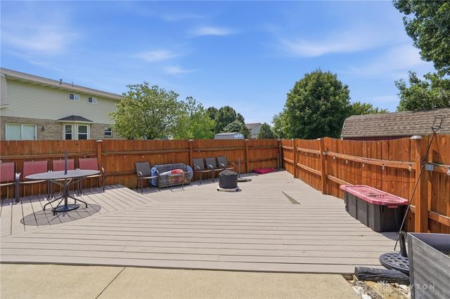 927 Golden Meadows Court, Trenton, OH 45067