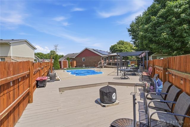 927 Golden Meadows Court, Trenton, OH 45067