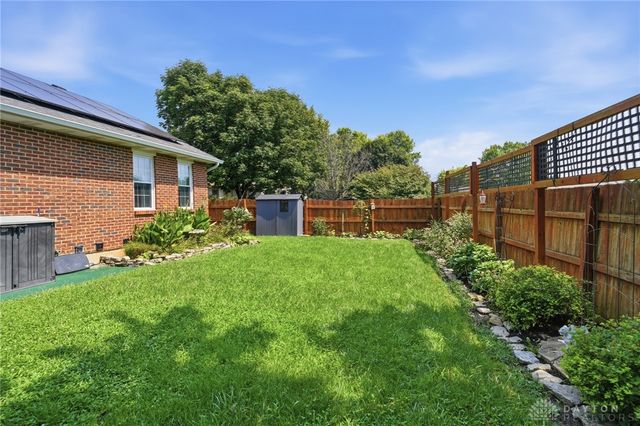927 Golden Meadows Court, Trenton, OH 45067