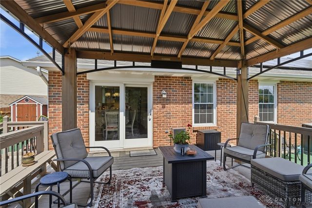 927 Golden Meadows Court, Trenton, OH 45067