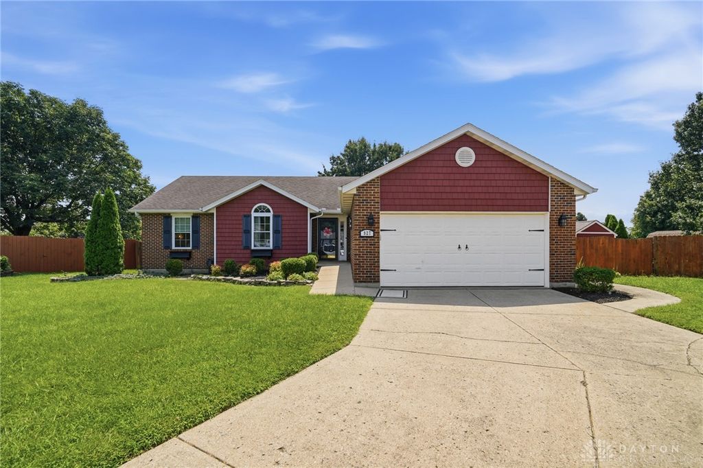 927 Golden Meadows Court, Trenton, OH 45067