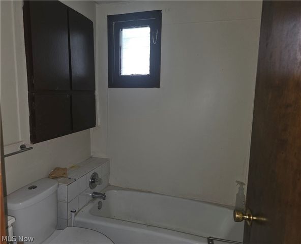 5719 Hege Avenue, Cleveland, OH 44105