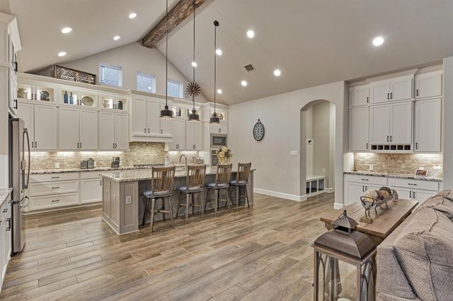 305 Pewter Sky Drive, Montgomery, TX 77316