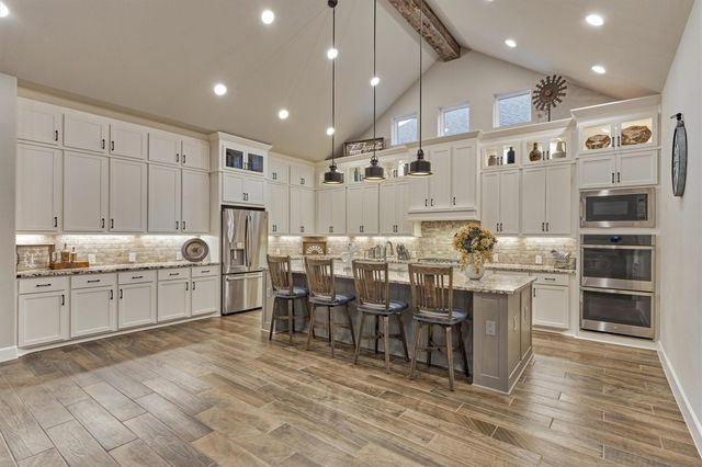 305 Pewter Sky Drive, Montgomery, TX 77316
