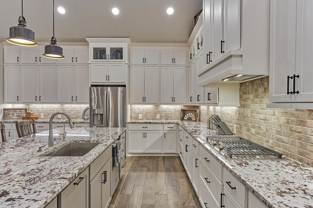 305 Pewter Sky Drive, Montgomery, TX 77316