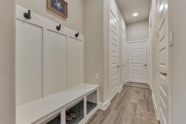 305 Pewter Sky Drive, Montgomery, TX 77316