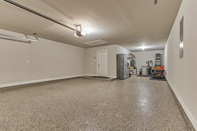 305 Pewter Sky Drive, Montgomery, TX 77316