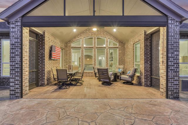 305 Pewter Sky Drive, Montgomery, TX 77316