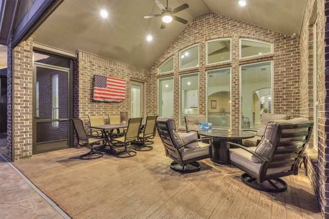 305 Pewter Sky Drive, Montgomery, TX 77316