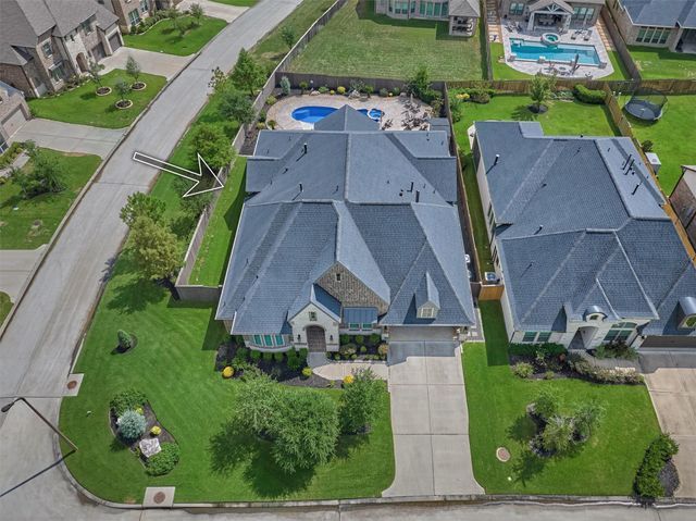 305 Pewter Sky Drive, Montgomery, TX 77316