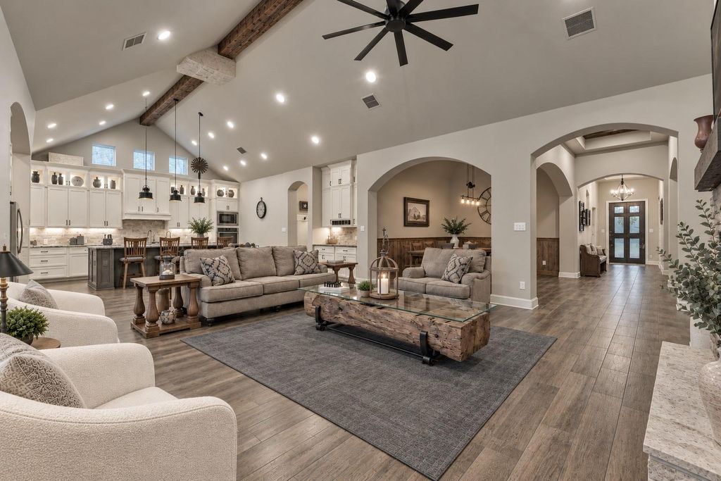 305 Pewter Sky Drive, Montgomery, TX 77316