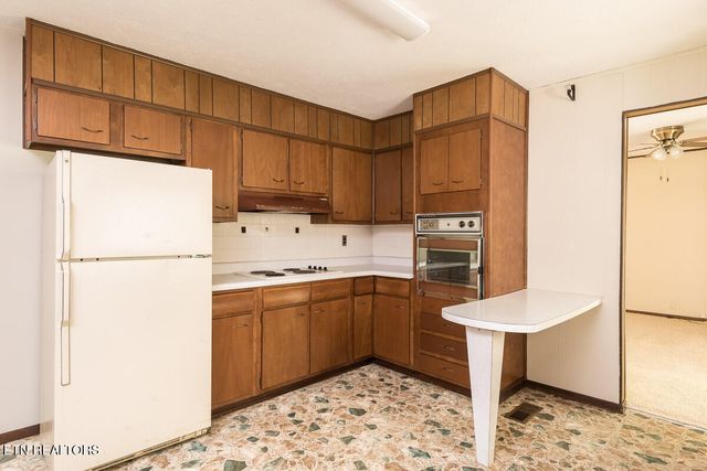 1940 Harris Rd, Knoxville, TN 37924