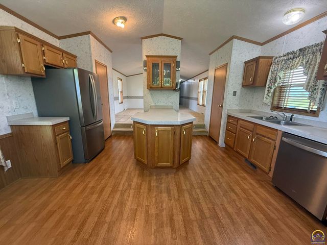 6935 SE 53rd St, Tecumseh, KS 66542