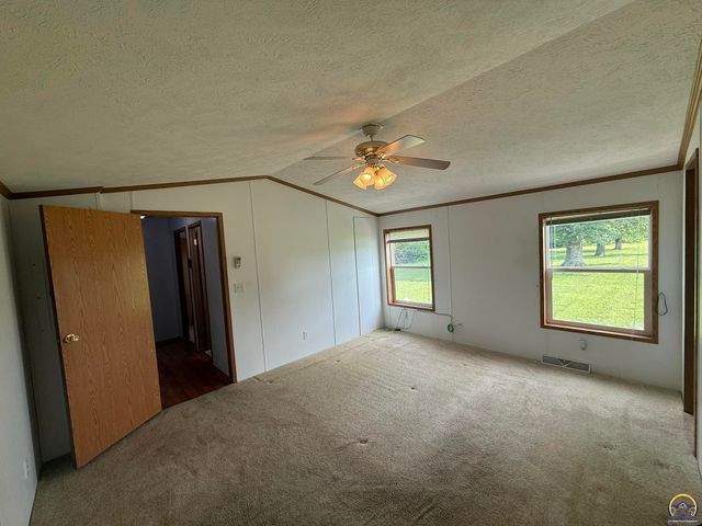 6935 SE 53rd St, Tecumseh, KS 66542