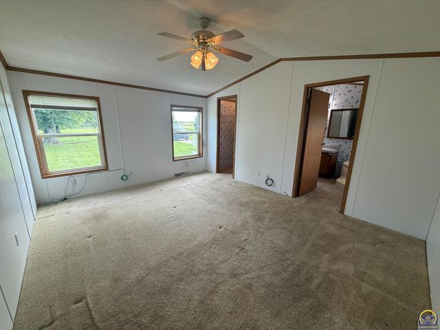 6935 SE 53rd St, Tecumseh, KS 66542