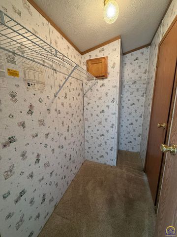 6935 SE 53rd St, Tecumseh, KS 66542