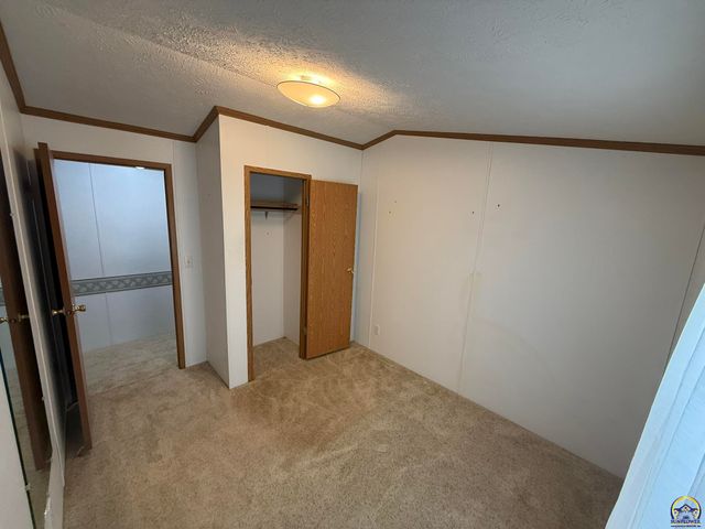 6935 SE 53rd St, Tecumseh, KS 66542