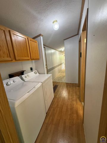 6935 SE 53rd St, Tecumseh, KS 66542