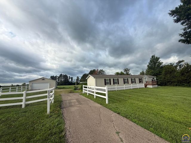 6935 SE 53rd St, Tecumseh, KS 66542