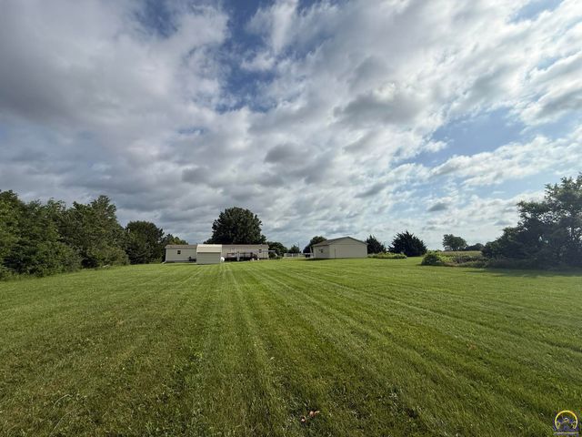 6935 SE 53rd St, Tecumseh, KS 66542