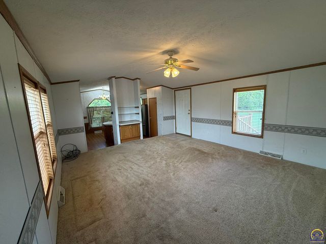 6935 SE 53rd St, Tecumseh, KS 66542