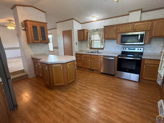 6935 SE 53rd St, Tecumseh, KS 66542