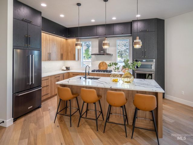 1590 N Watershed Ln, Star, ID 83669