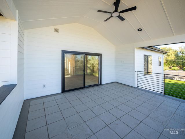 1590 N Watershed Ln, Star, ID 83669
