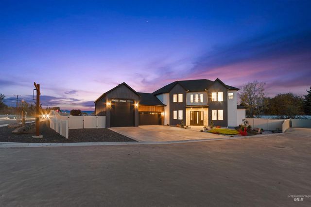 1590 N Watershed Ln, Star, ID 83669